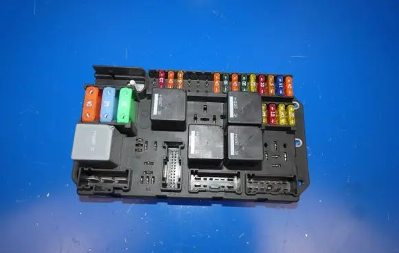 Jaguar XJ X351 Fuse module AW9314A073BC 110314202830 518987029
