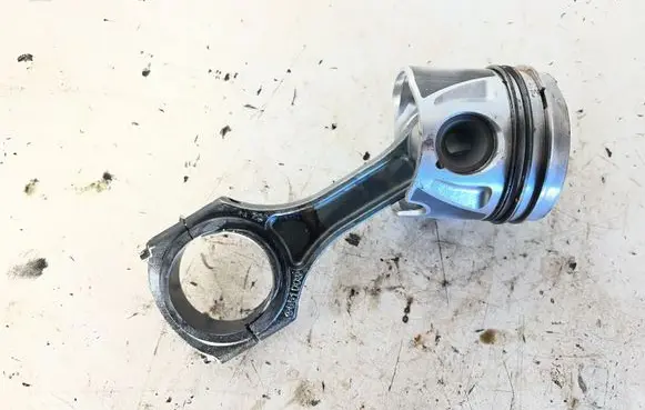 Mercedes-Benz C W204 Piston with connecting rod 65100
