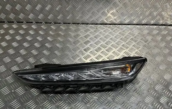 Hyundai Kona I Front fog light 92207