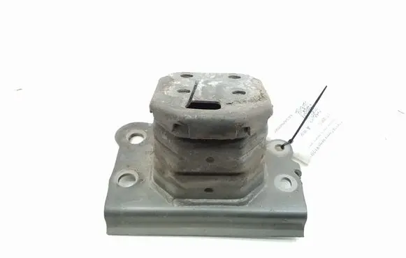 Toyota Corolla Verso AR10 Front bumper shock/impact absorber 570130F010