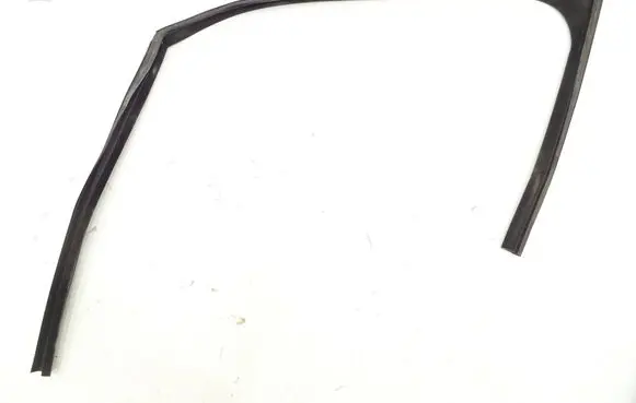 Jaguar XE Rubber seal front door window/glass GX7321597A