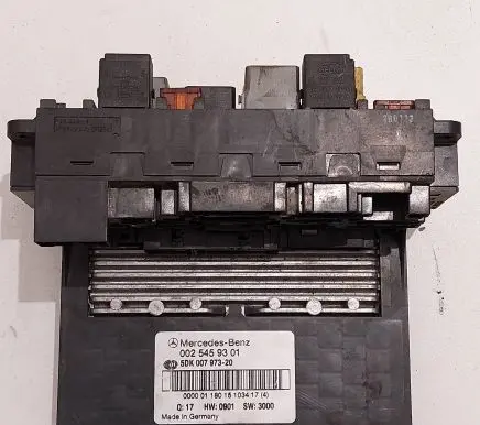Mercedes-Benz C W203 Fuse box set 0025459301 5DK00797320 18015103411