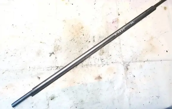 Toyota Avensis T250 Front door glass trim molding 