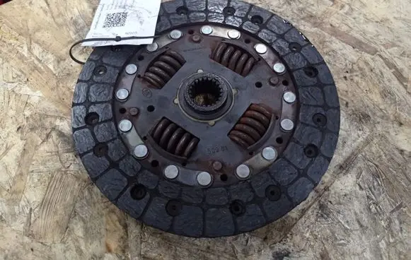 Toyota Yaris Clutch pressure plate 312500D060 LUK
