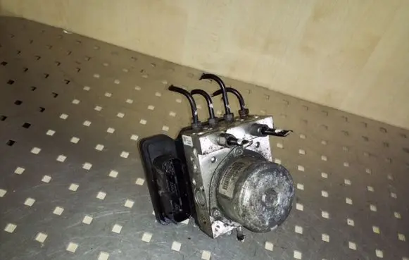 Nissan X-Trail T31 ABS Pump TD8405