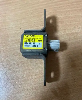 Mitsubishi Pajero Airbag deployment crash/impact sensor MR409363 0703 M00ST26871