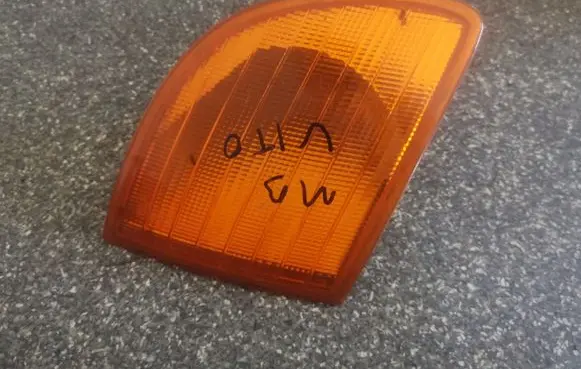 Mercedes-Benz Vito Viano W638 Front indicator light