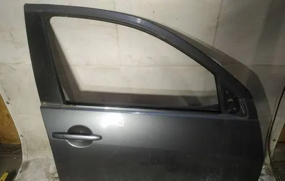 Mitsubishi Outlander Front door pilkos