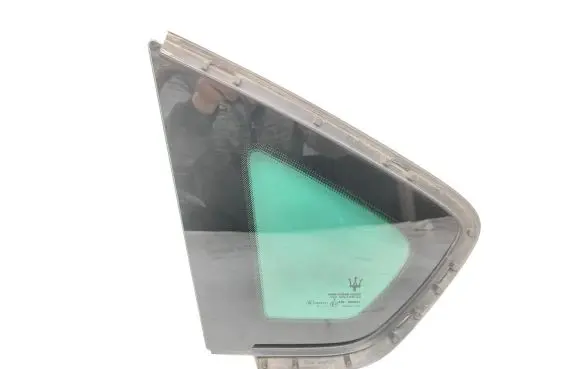 Maserati Levante Rear side window 43R000023 E000233 DOT618M391AS3