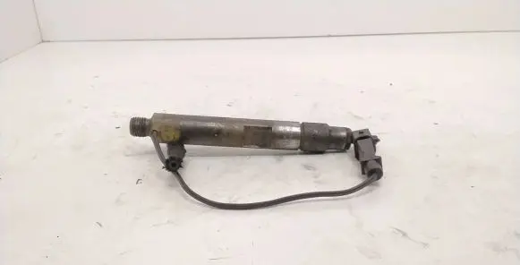 Audi A4 S4 B5 8D Fuel injector 028130201J