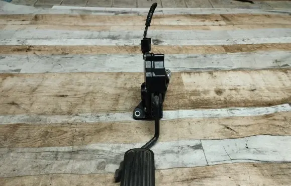 Lexus IS 220D-250-350 Accelerator throttle pedal 7811053120 1988008320