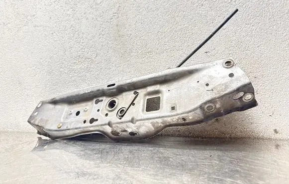Opel Astra H Radiator support slam panel