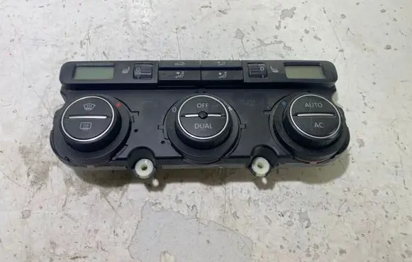 Volkswagen Touran I Climate control unit