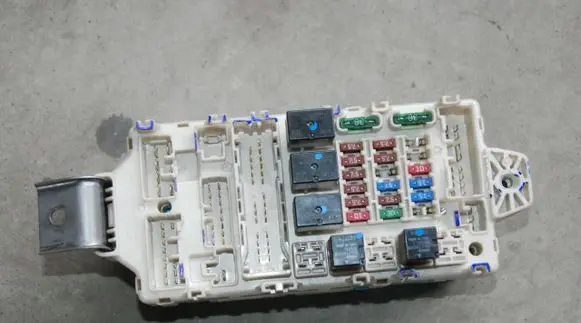 Mitsubishi Pajero Fuse box set 8637A1