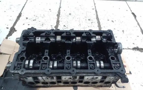 Volkswagen Touran I Engine head 03G103373A