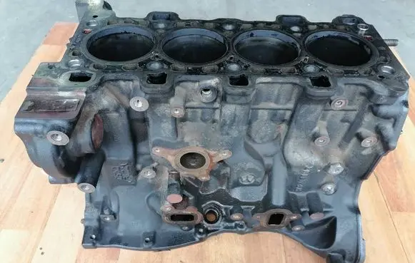 Renault Espace V (RFC) Engine block 110116248R R9MD452 8201604716
