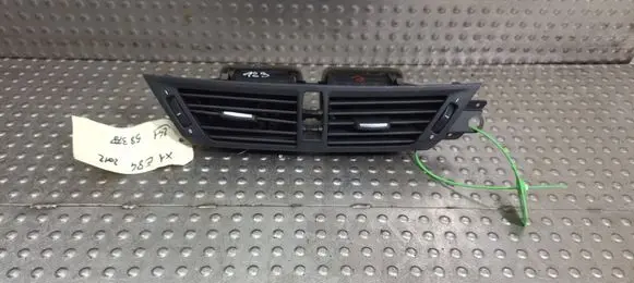 BMW X1 E84 Dash center air vent grill 2991235