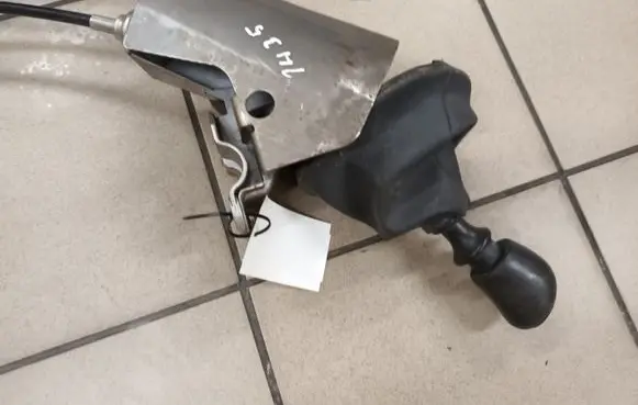 Opel Vivaro Gear shifter/selector 9612672