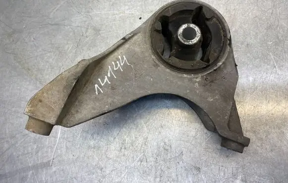 Opel Antara Engine mount bracket X04140