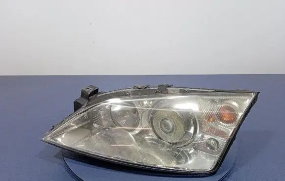 Ford Mondeo Mk III Headlight/headlamp 1S71-13006-UA