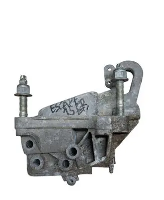 Engine mounting bracket