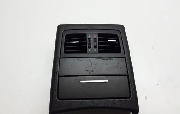 BMW 3 E90 E91 Rear air vent grill 7138525