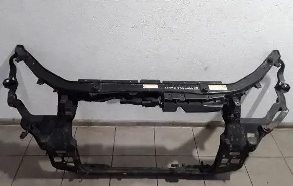 Hyundai Santa Fe Radiator support slam panel
