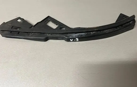 Volvo V50 Front bumper mounting bracket 30744956