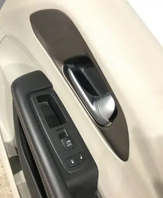 Chrysler Pacifica Front door card panel trim 6SZ39D2AB