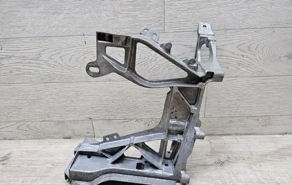 Mercedes-Benz C W205 Headlight/headlamp mounting bracket A2056221600