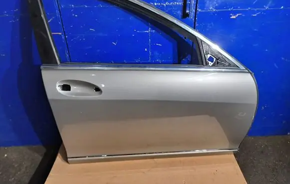 Mercedes-Benz S W221 Front door