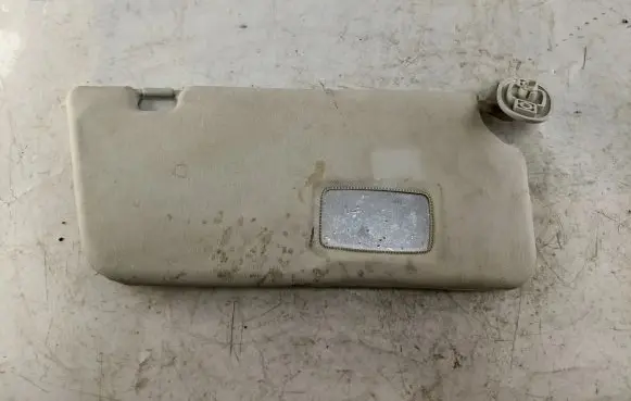 Suzuki Grand Vitara I Sun visor
