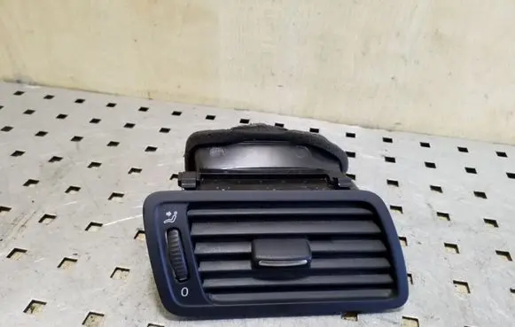 Volkswagen PASSAT B6 Dashboard side air vent grill/cover trim 3C1819702E