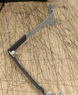 Battery bracket