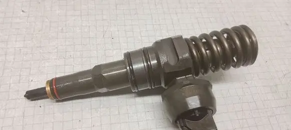 Volkswagen PASSAT B6 Fuel injector 038130073AG 0414720215