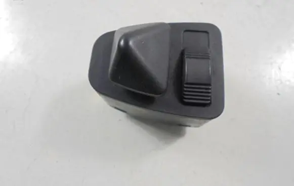 Wing mirror switch