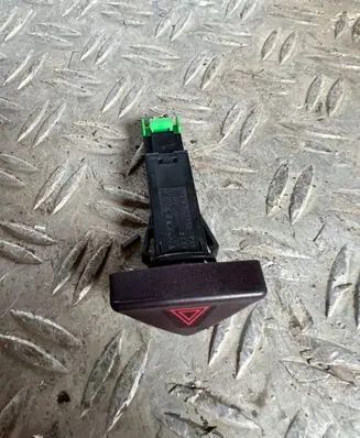 Volvo XC70 Hazard light switch 30739320 05W383