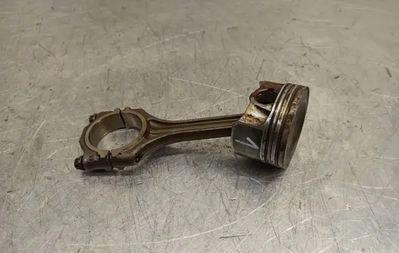 Volkswagen Golf VI Piston with connecting rod 076182