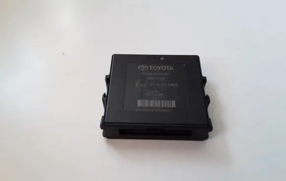 Toyota Prius (XW30) Parking PDC control unit/module 4M0174T5I