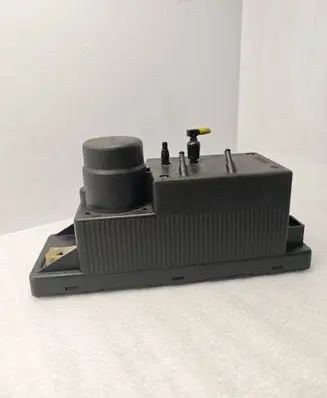 Mercedes-Benz E W210 Central locking vacuum pump 2108000048 0132006338