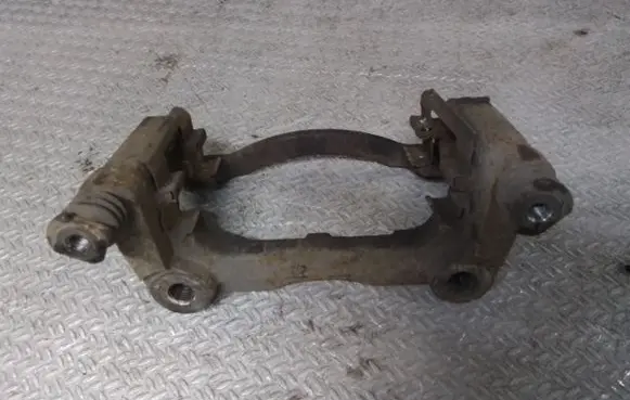 Nissan Qashqai Front Brake Caliper Pad/Carrier 