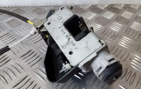 Audi A4 S4 B5 8D Rear door lock 8D0839015A