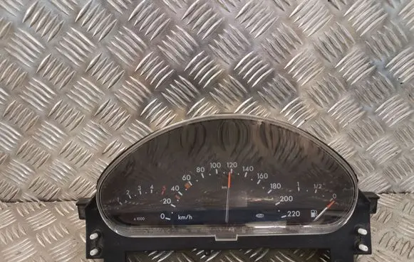 Mercedes-Benz A W168 Speedometer (instrument cluster) A1685403911 09051639901 9810270555