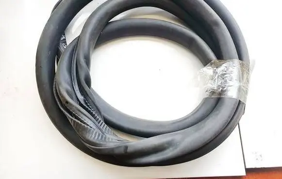 Volkswagen PASSAT B6 Rubber seal front coupe door 3C4867911B