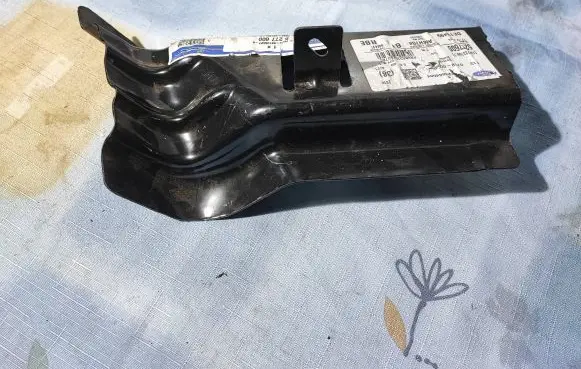 Ford Mustang VI Fender mounting bracket 5277600 FR3B63102A07AC 1027337667