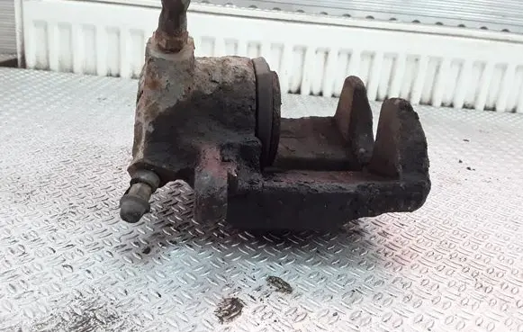 Mercedes-Benz C W203 Front brake caliper