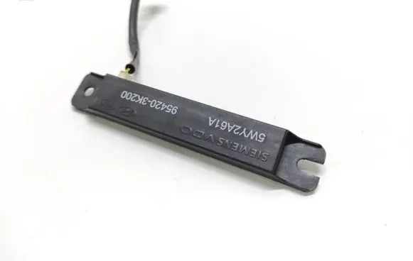 Hyundai ix 55 Aerial antenna amplifier 954203K200 5WY2A61A