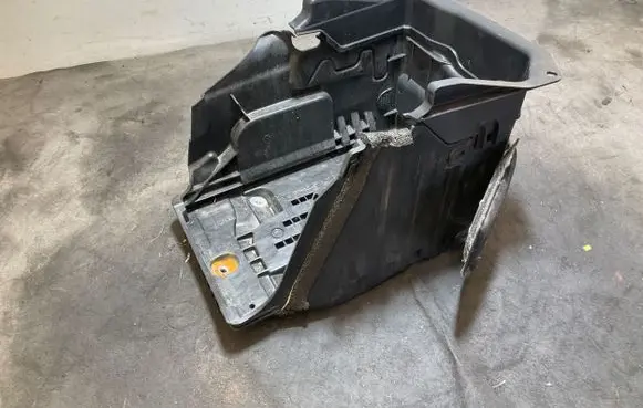 Land Rover Discovery Sport Battery box tray BJ3202214A 31294077 C8C9E