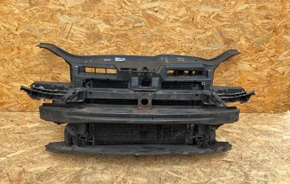 Volkswagen Golf V Radiator support slam panel