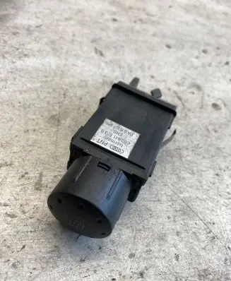 Audi TT Mk1 Windscreen/window heater switch 8n0941503b
